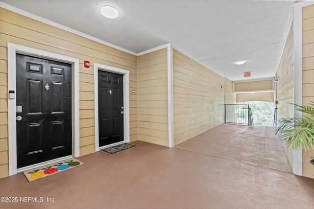 8539 GATE Parkway W 131, Jacksonville, FL 32216