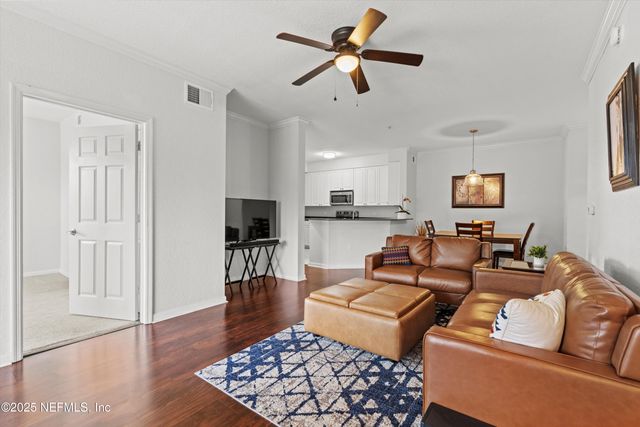 8539 GATE Parkway W 131, Jacksonville, FL 32216