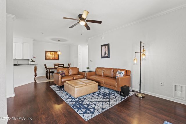 8539 GATE Parkway W 131, Jacksonville, FL 32216