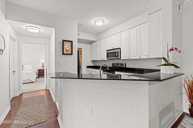 8539 GATE Parkway W 131, Jacksonville, FL 32216