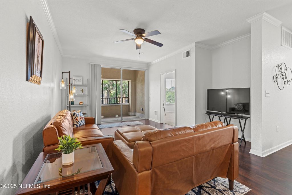 8539 GATE Parkway W 131, Jacksonville, FL 32216