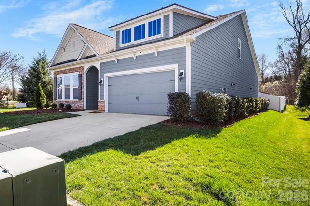 105 W Northstone Road, Mooresville, NC 28115