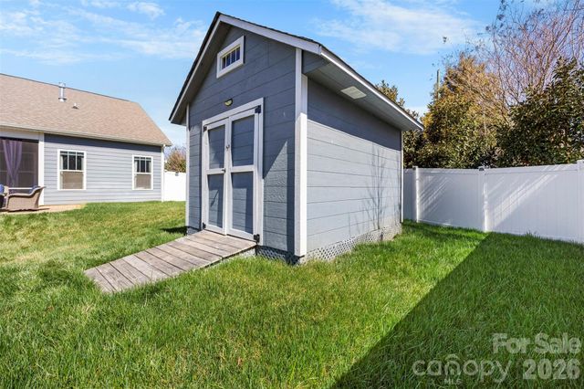 105 W Northstone Road, Mooresville, NC 28115