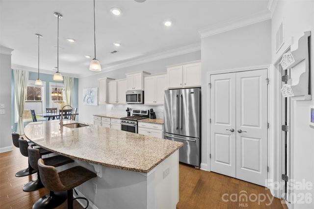 105 W Northstone Road, Mooresville, NC 28115