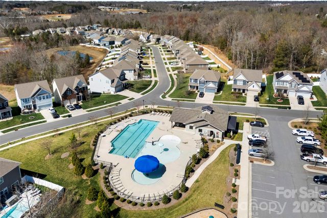 105 W Northstone Road, Mooresville, NC 28115