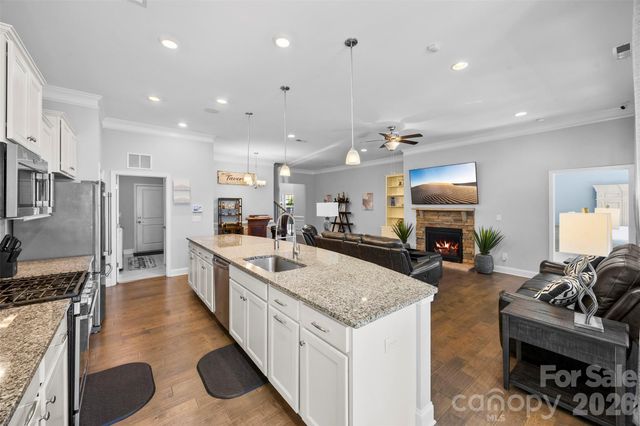 105 W Northstone Road, Mooresville, NC 28115