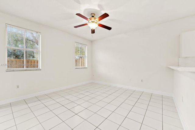 1466 SE 26th Ave, Homestead, FL 33035