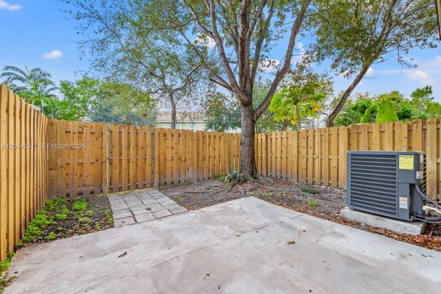 1466 SE 26th Ave, Homestead, FL 33035