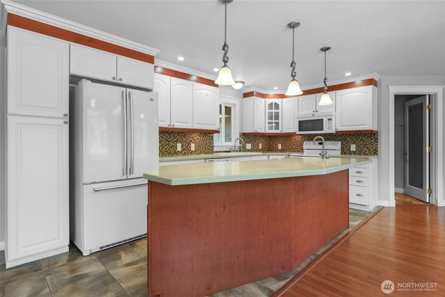 11636 25th Avenue SE, Olympia, WA 98513