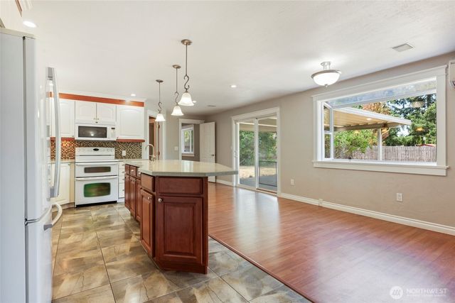11636 25th Avenue SE, Olympia, WA 98513