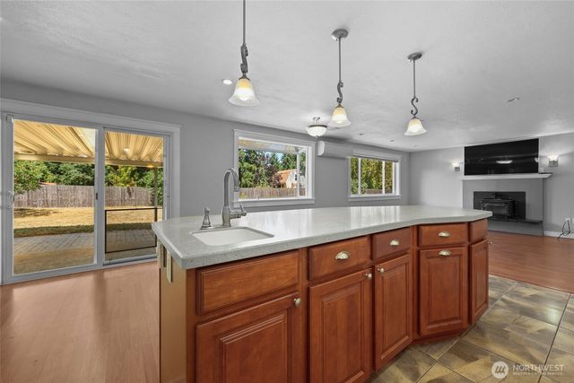 11636 25th Avenue SE, Olympia, WA 98513