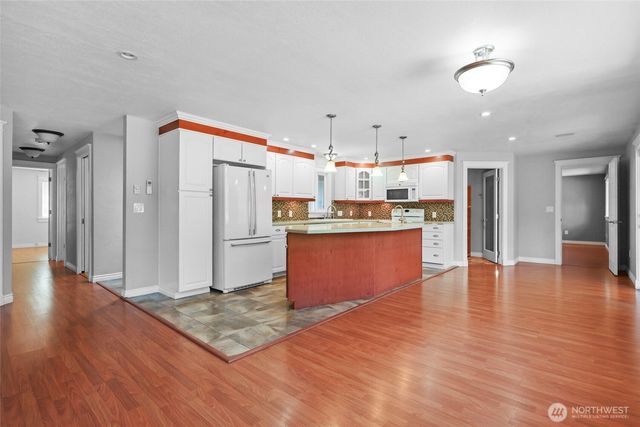 11636 25th Avenue SE, Olympia, WA 98513