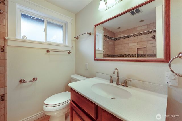 11636 25th Avenue SE, Olympia, WA 98513