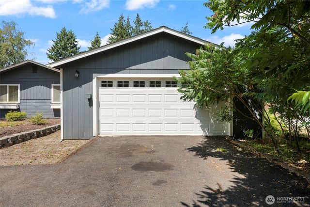 11636 25th Avenue SE, Olympia, WA 98513