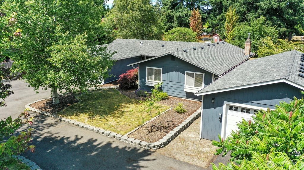 11636 25th Avenue SE, Olympia, WA 98513
