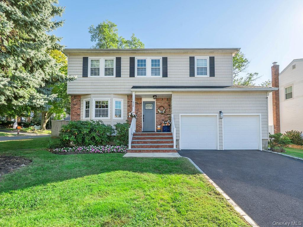 1 Dartmouth Drive, Glen Cove, NY 11542 — exterior