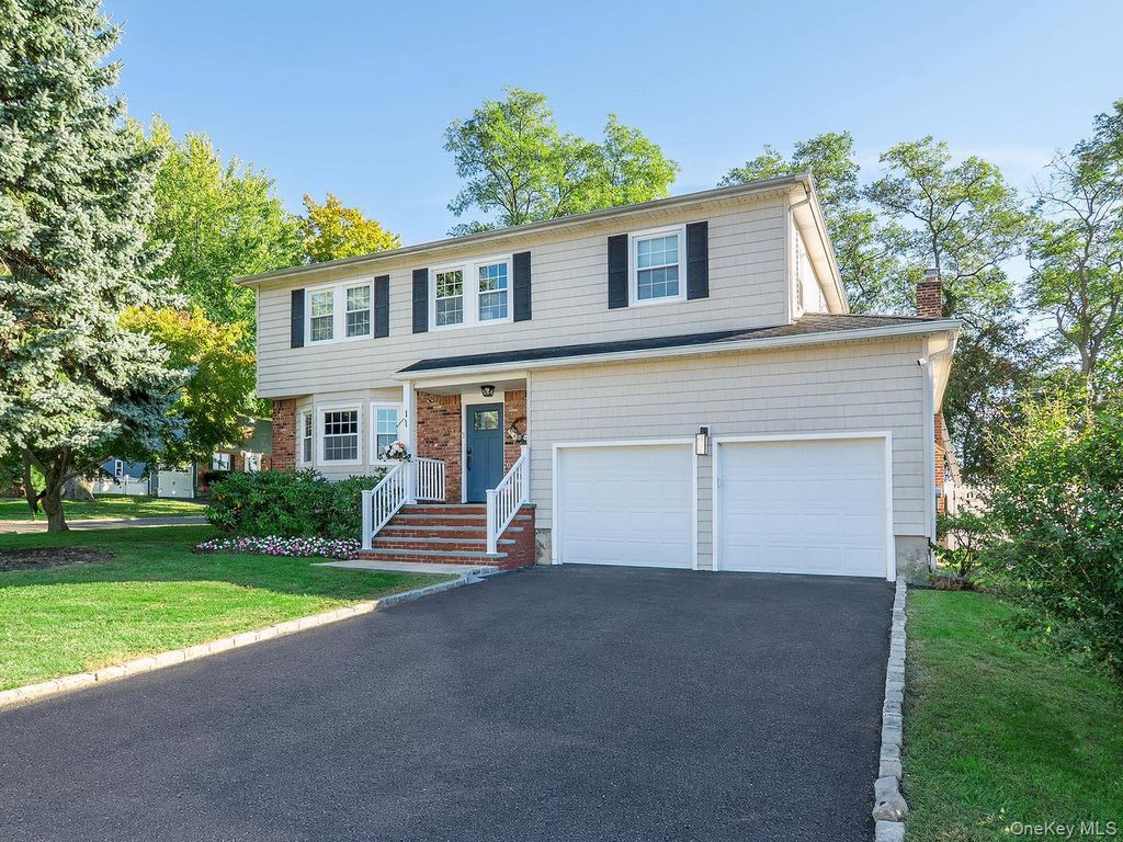 1 Dartmouth Drive, Glen Cove, NY 11542 — photo 2