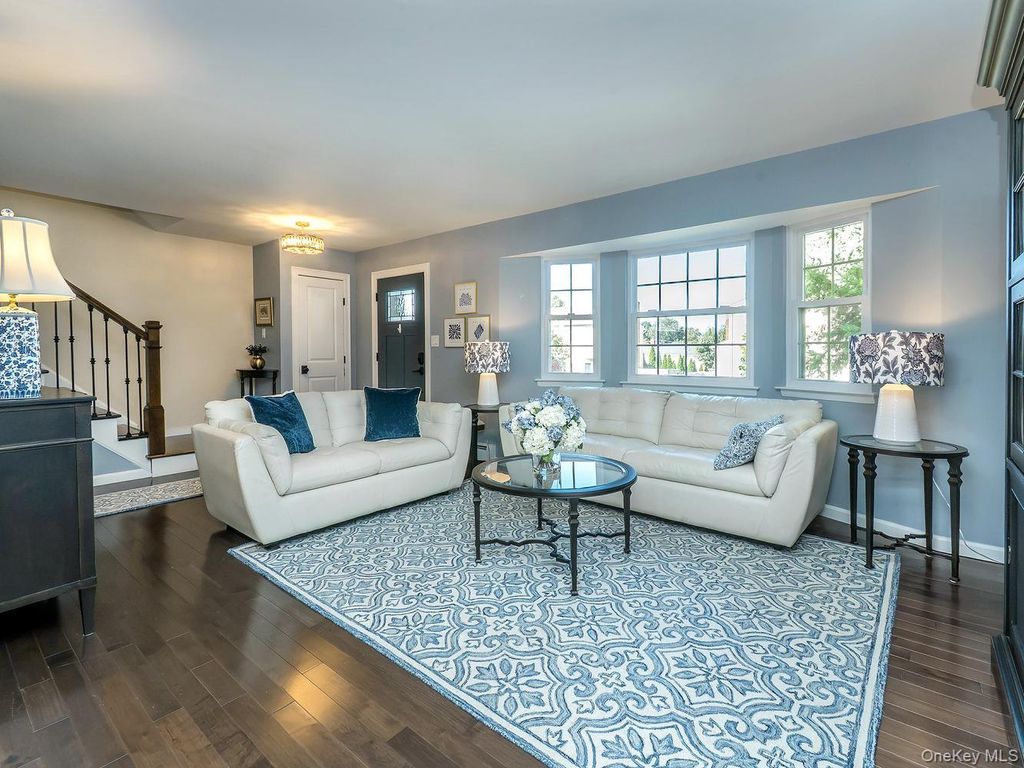 1 Dartmouth Drive, Glen Cove, NY 11542 — photo 4