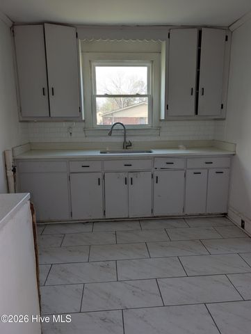 410 Academy Street E, Wilson, NC 27893