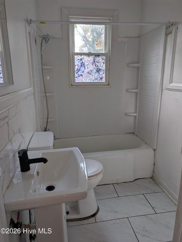 410 Academy Street E, Wilson, NC 27893