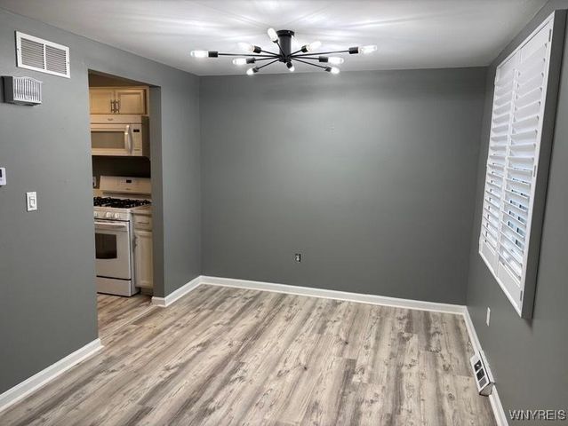 120 Charter Oaks Drive 1, Amherst, NY 14228