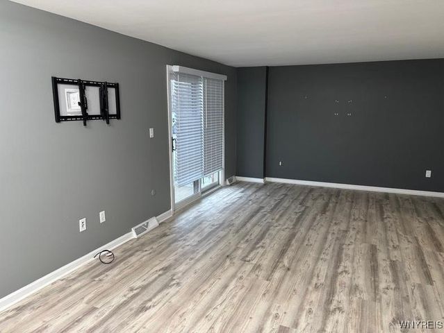 120 Charter Oaks Drive 1, Amherst, NY 14228