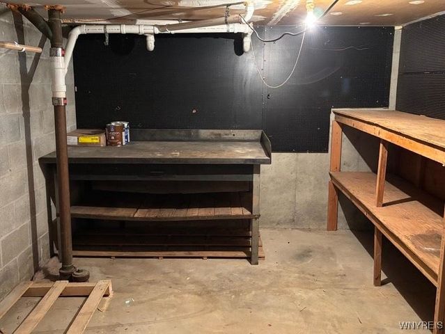 120 Charter Oaks Drive 1, Amherst, NY 14228