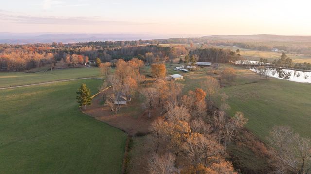 136 Golf Course Road, Menlo, GA 30731