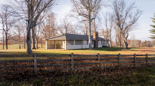 136 Golf Course Road, Menlo, GA 30731