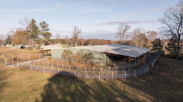 136 Golf Course Road, Menlo, GA 30731