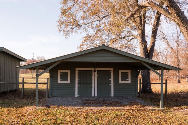 136 Golf Course Road, Menlo, GA 30731