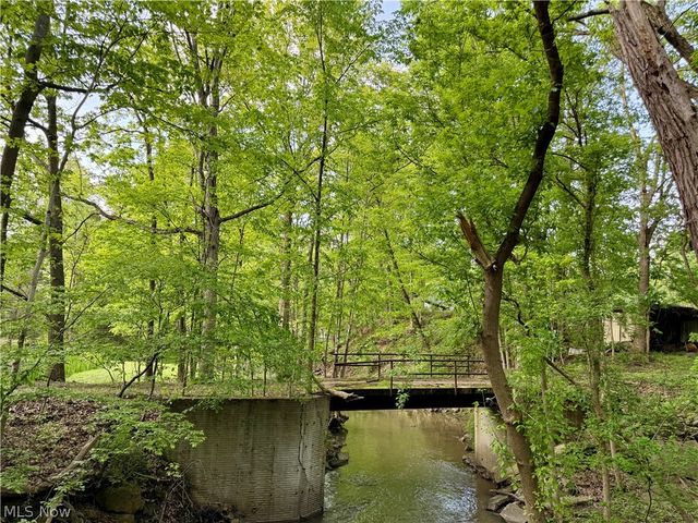 6066 Case Road, North Ridgeville, OH 44039