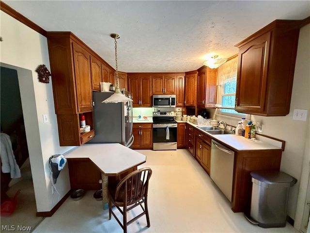 6066 Case Road, North Ridgeville, OH 44039