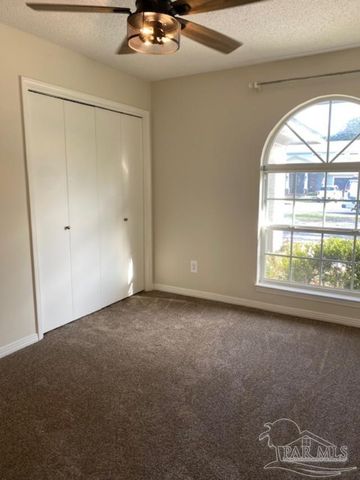 210 Norwich Dr, Gulf Breeze, FL 32561