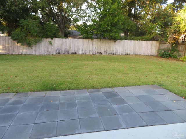 210 Norwich Dr, Gulf Breeze, FL 32561