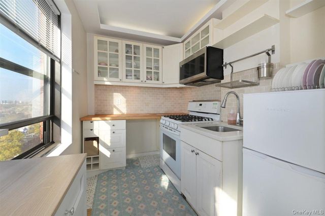99-05 63rd Drive 14O, Rego Park, NY 11374