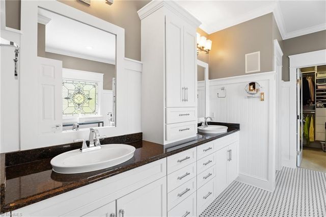 445 Burkes Crossing Drive, Winston-salem, NC 27104