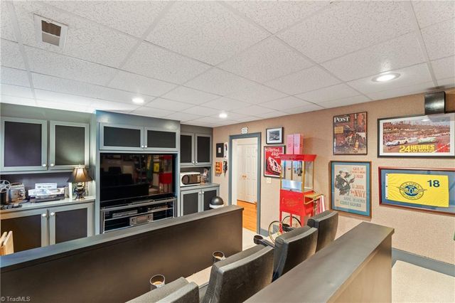 445 Burkes Crossing Drive, Winston-salem, NC 27104