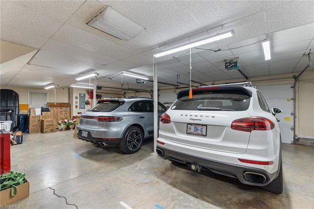 445 Burkes Crossing Drive, Winston-salem, NC 27104