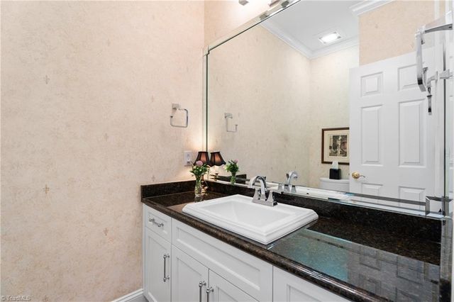 445 Burkes Crossing Drive, Winston-salem, NC 27104