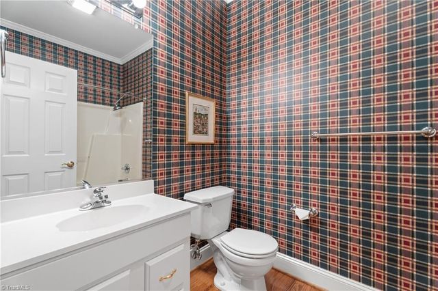 445 Burkes Crossing Drive, Winston-salem, NC 27104