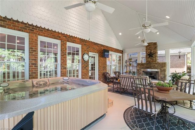 445 Burkes Crossing Drive, Winston-salem, NC 27104