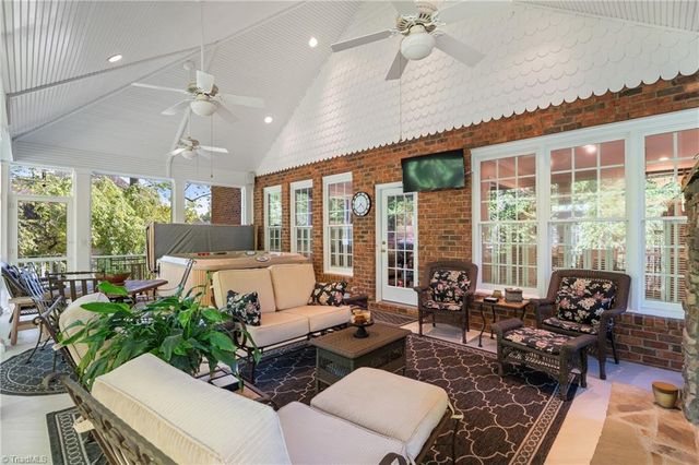 445 Burkes Crossing Drive, Winston-salem, NC 27104