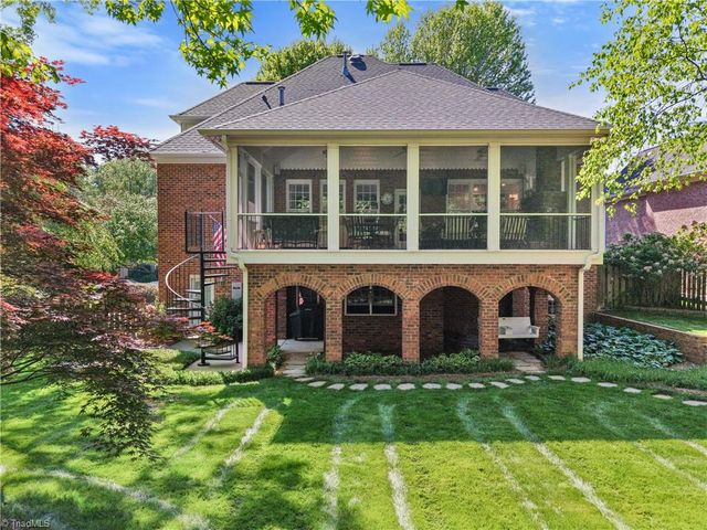 445 Burkes Crossing Drive, Winston-salem, NC 27104