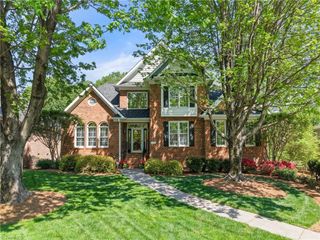 445 Burkes Crossing Drive, Winston-salem, NC 27104