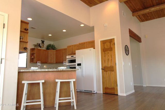 1405 E CIRCLE MOUNTAIN Road, New River, AZ 85087