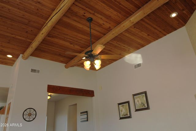 1405 E CIRCLE MOUNTAIN Road, New River, AZ 85087