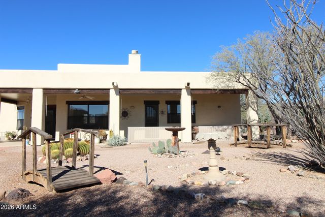 1405 E CIRCLE MOUNTAIN Road, New River, AZ 85087