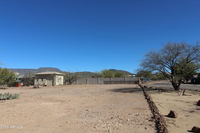 1405 E CIRCLE MOUNTAIN Road, New River, AZ 85087