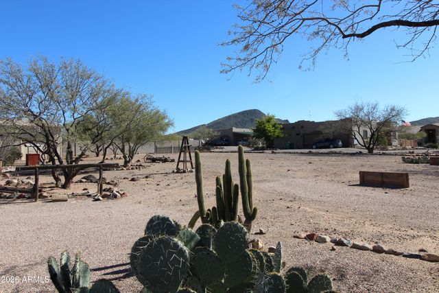 1405 E CIRCLE MOUNTAIN Road, New River, AZ 85087